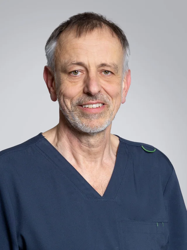 Porträt von Dr. med. Jürgen Martin, Facharzt AIM, Partner in der Ärztegemeinschaft Suhr